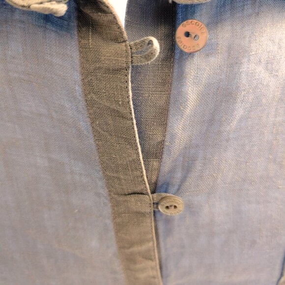 Effortless Chic: Escales Paris Limited Edition Blue Linen Shirt - Picture 6 of 12